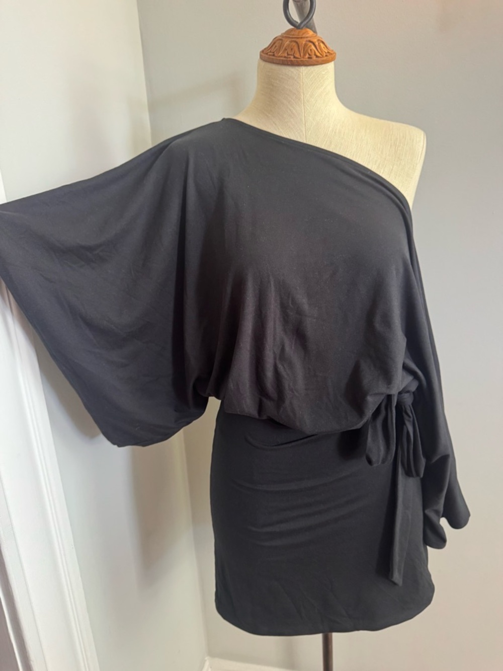 Urban Outfitters Black One-Shoulder Tie Dress - Picture 2 of 5